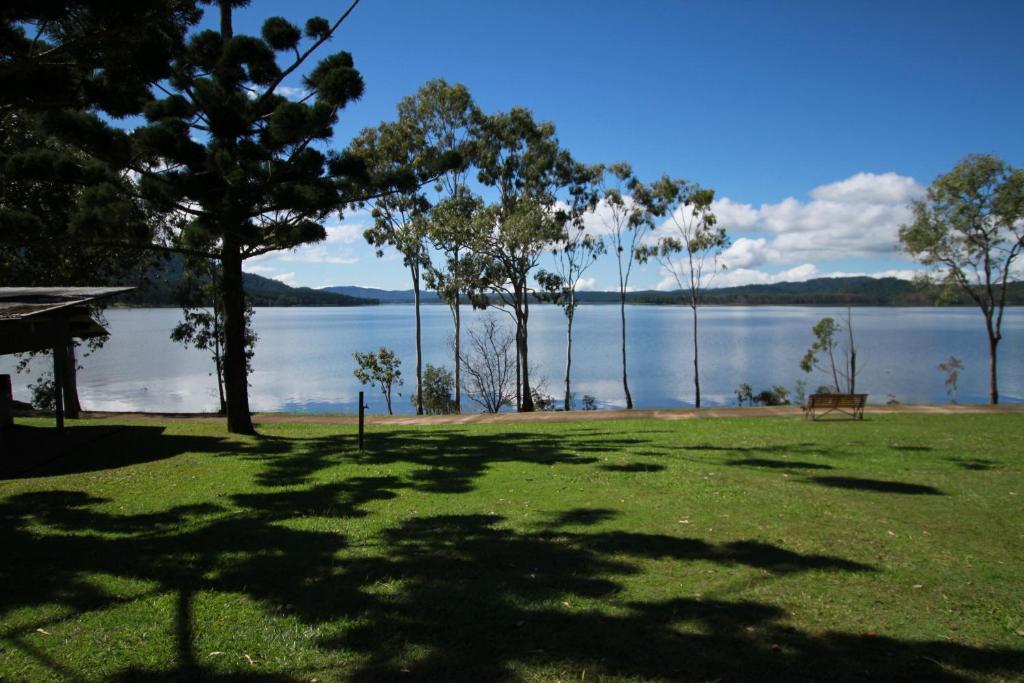 Tinaroo Lake Resort Bilik gambar