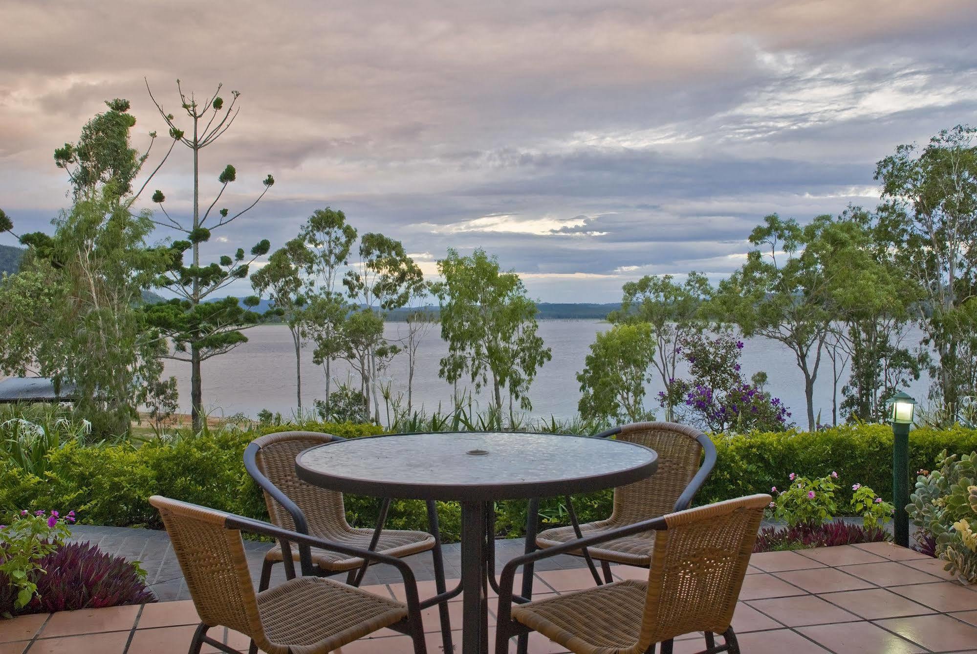 Tinaroo Lake Resort Luaran gambar